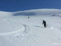 Powder skiing on Kebnekaise 4 of April 2009.    Photo: Peter Engström